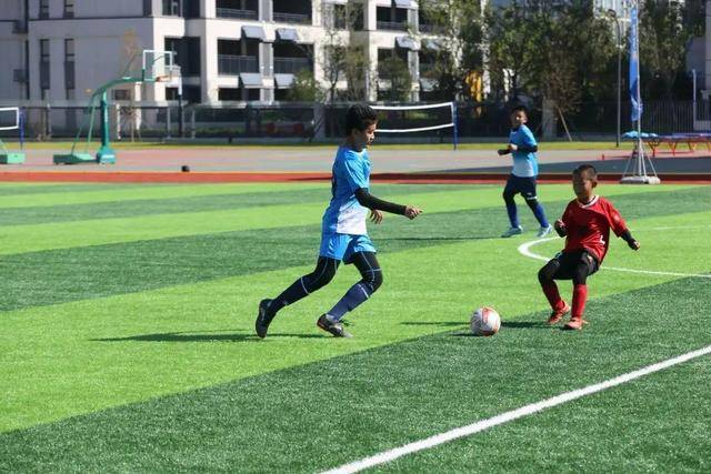 祁连县文旅局的做法引发争议，原本是被视为良好宣传的举措